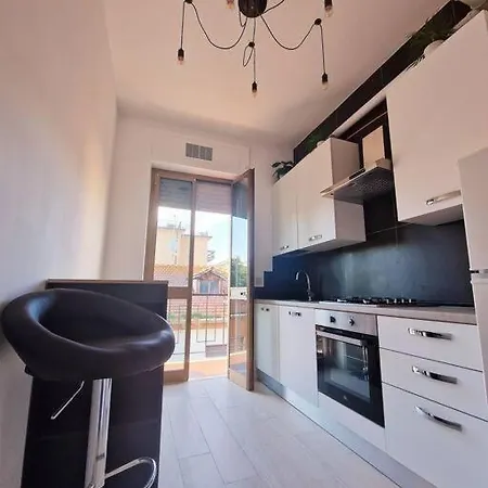 Lägenhet Brixia-maison, Three-room Brescia