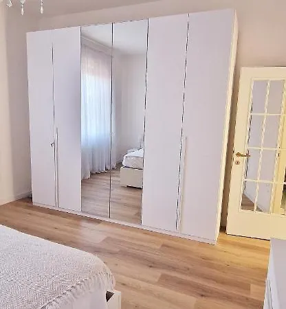 Lägenhet Brixia-maison, Three-room Brescia